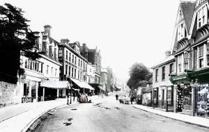 Grinstead: East Grinstead, London Road 1904