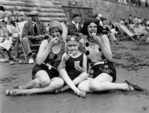 Creams: Eating ice cream on the beach