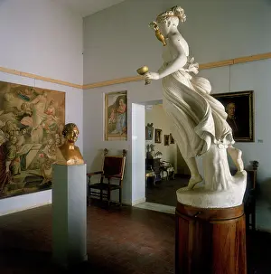 Rieti: Ebe, statue in plaster and
