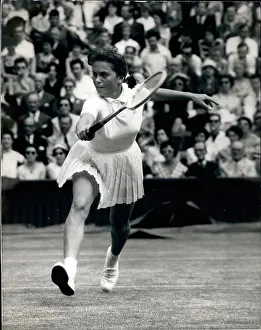 Edda: Edda Buding in tennis match at Wimbledon