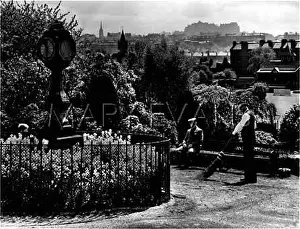 Besom: EDINBURGH/DISTANT 1930S