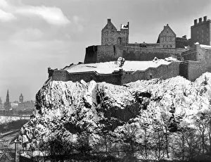 Mantled: EDINBURGH IN WINTER