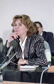 Edith: Edith Cresson