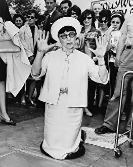 Handprints: Edith Head, leaving hand prints in cement ?