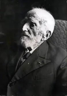 Residing: Edmond Mathis, elderly candidate in French elections