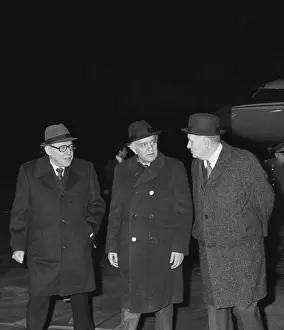 Shevardnadze: Eduard Shevardnadze visits Poland
