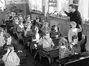 Primary: Education in a primary school, 1934