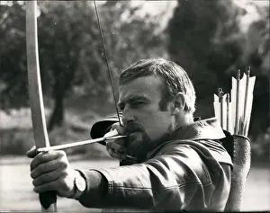 Waller: Edward Woodward, actor, training for role in pantomime