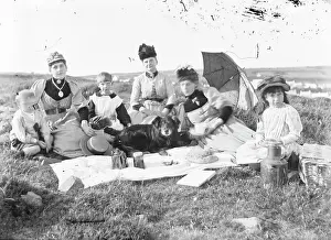 Teapot: Edwardian group enjoying a picnic