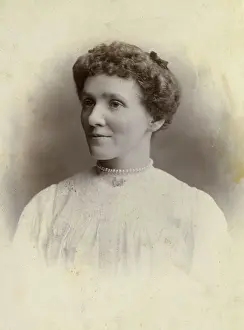 Choker: Edwardian lady