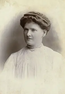 Choker: Edwardian lady