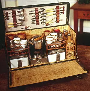 Simon Roberts: EDWARDIAN PICNIC BASKET