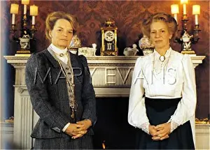 Mantlepiece: EDWARDIAN SISTERS