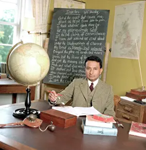 Simon Roberts: EDWARDIAN TUTOR