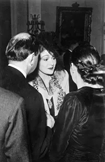 Schiller: Edwige Feuillere in Paris, 1941
