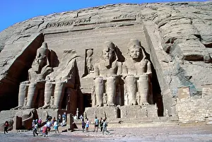 Colossi: Egypt, archeological area of Abu