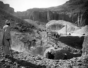 Haul: Egyptian unskilled labour at excavations