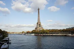 Houseboats: Eiffel Tower, Paris, France