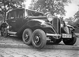 Curiosities: Eight-wheeled car, 1935