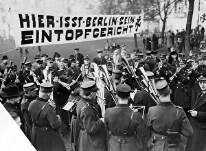 Volkes: Eintopfsonntag (Stew Sunday) in Berlin, 1936