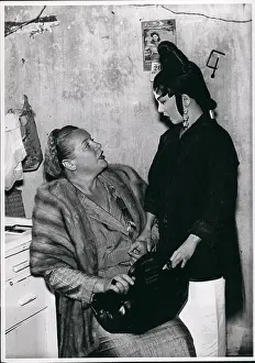 Steber: Eleanor Steber, opera singer, visits Chinese opera, Hong Kon