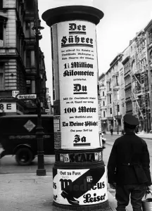 Markgrafenstrasse: Election campaigning in Berlin for the referendum on the