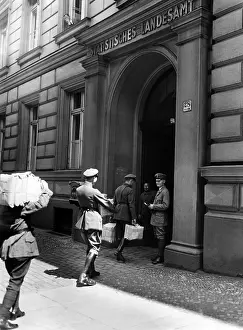 Packages: Election workers of the Jungstahlhelm, 1933