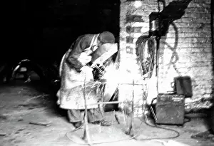 Electric arc welder, probably 1920s