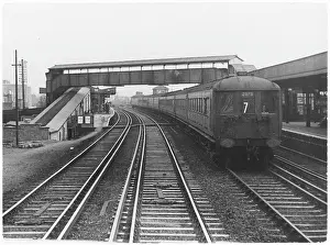 Raynes: ELECTRIC TRAIN 1940S