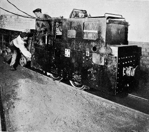 1150: Electric train for carrying the coal, for use at the Courrie