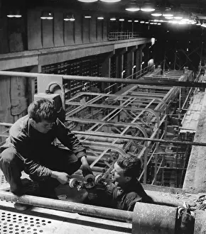 Wiring: Electricians constructing a paper mill at Schwedt, Frankfurt