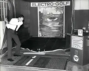 Gimmick: Electro Golf demonstration, American Trade Centre, London