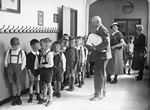 Hallway: Elementary school children in Berlin, 1933