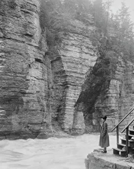 Chasm: Elephant head of a sandstone ravine in Keeseville, New York