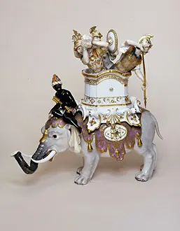 Pike: Elephant and three soldiers