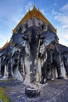 Chedi: Elephant Statue Chedi, Wat Chiang Man temple, Chiang Mai