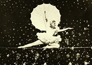 Schuhmann: Elisabeth Endres in the amusement etablissement