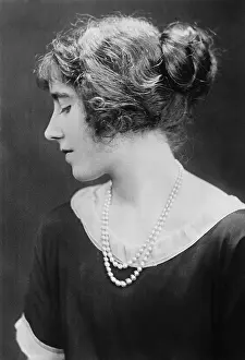 Bowes Lyon: Elizabeth Bowes-Lyon in 1923 the year she married