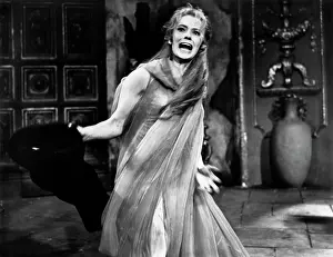 Pathe: Elizabeth Shepherd - actress
