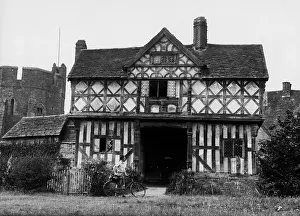 Gatehouses: ELIZABETHAN GATEHOUSE