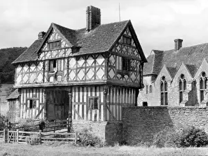 Gatehouses: ELIZABETHAN GATEHOUSE