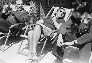 Beinhorn: Elly Beinhorn in a deck chair, 1941