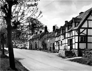 Elmley: ELMLEY CASTLE VILLAGE