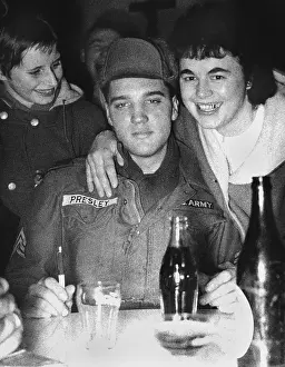 Wehrdienst: Elvis Presley serves in Germany