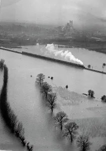 Floodwater: Ely floods 1937