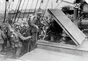Oesel: Embarkment of German troops, 1917