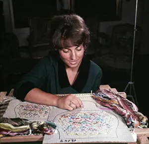 Jolles: Embroidery workshop Petit Point in Vienna