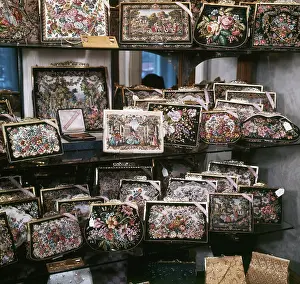 Handbags: Embroidery workshop Petit Point in Vienna
