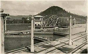 Dams: An emergency Dam on the Panama canal