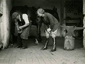 Horsewoman: EMERGENCY JOB/BLACKSMITH